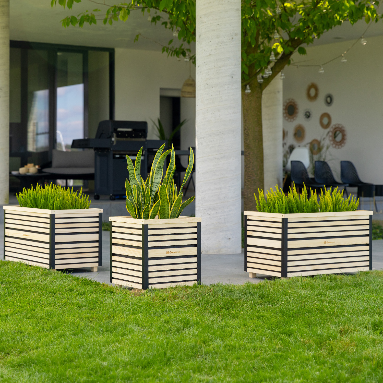 Donica excellent mała jasna na tarasie